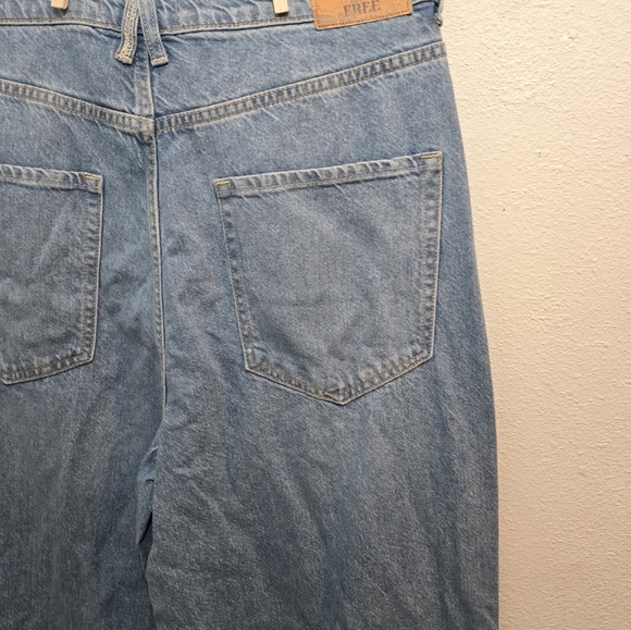 Free People NWT Crossroads Mid Rise Slim Straight Jeans Size 31 - Picture 9 of 16